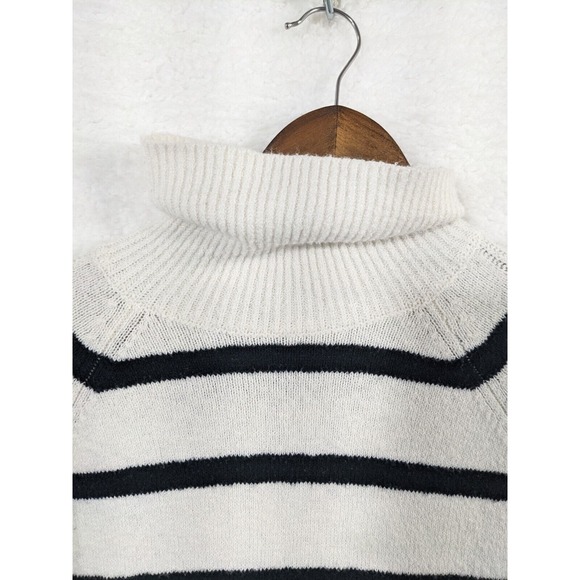 Women's Mock Turtleneck TunicSweater-A New Day White Striped Size L - Picture 6 of 10